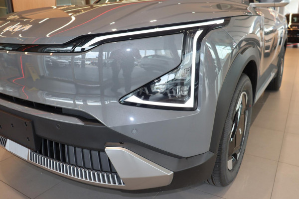 2026 Kia EV5 OVc Air Standard Range SUV Image 5