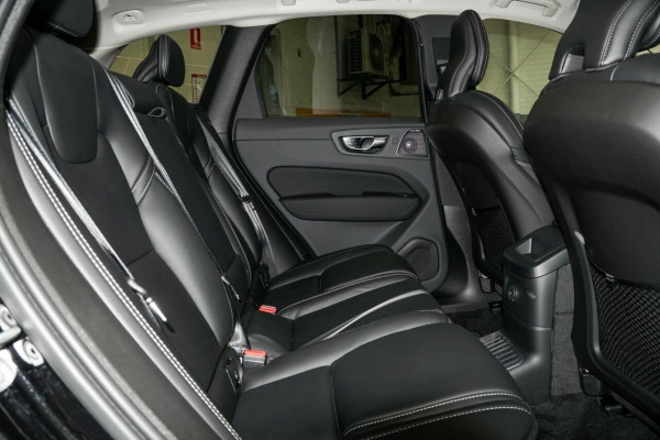 2026 Volvo XC60 UZ Ultra T8 Plug-in Hybrid Dark SUV Image 7