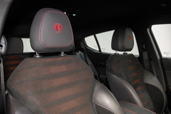2023 Alfa Romeo Tonale Veloce SUV Image 4