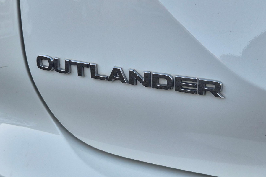 2022 Mitsubishi Outlander ZM ES SUV Image 9