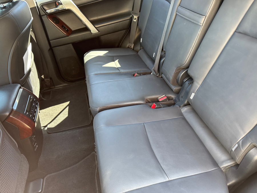2016 Toyota LandCruiser Prado GDJ150R Kakadu SUV Image 11