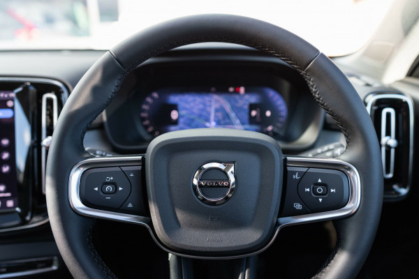 2026 Volvo XC40 XZ Ultra B4 Bright SUV Image 30