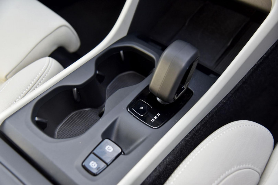 2025 MY26 Volvo XC40 XZ Plus B4 SUV Image 20