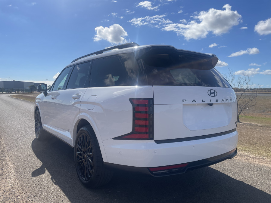 2027 Hyundai Palisade Calligraphy Black Ink SUV Image 5