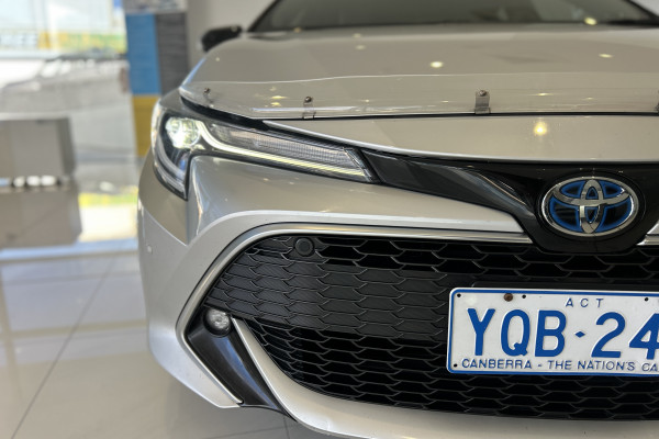 2020 Toyota Corolla ZWE211R ZR Hybrid Hatch Image 3