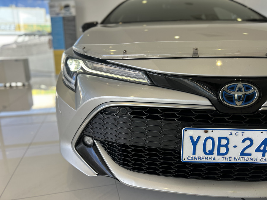2020 Toyota Corolla ZWE211R ZR Hybrid Hatch Image 3