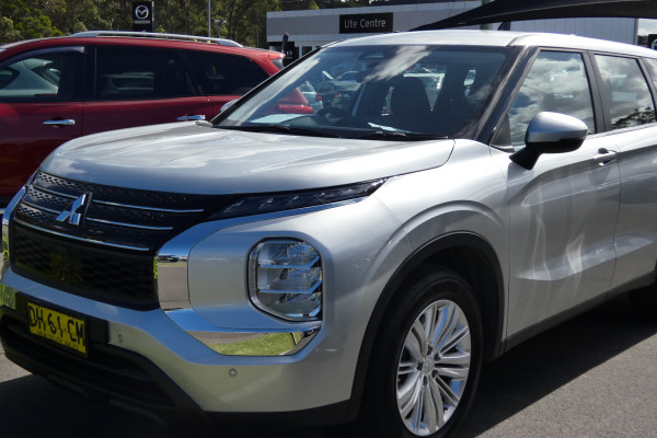 2022 MY22.5 Mitsubishi Outlander ZM MY22.5 ES 5 SEAT AWD SUV