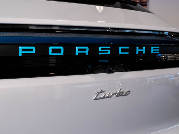 2024 MY25 Porsche Macan SUV image 14