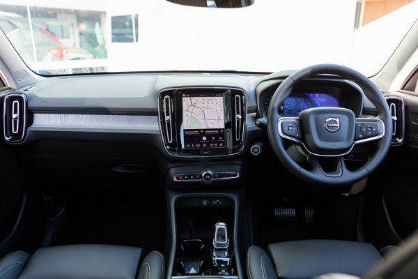 2026 Volvo XC40 XZ Ultra B4 Bright SUV Image 5