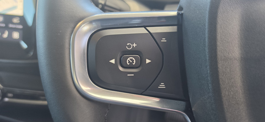 2023 Volvo XC40 XZ Ultimate B5 Dark SUV Image 23