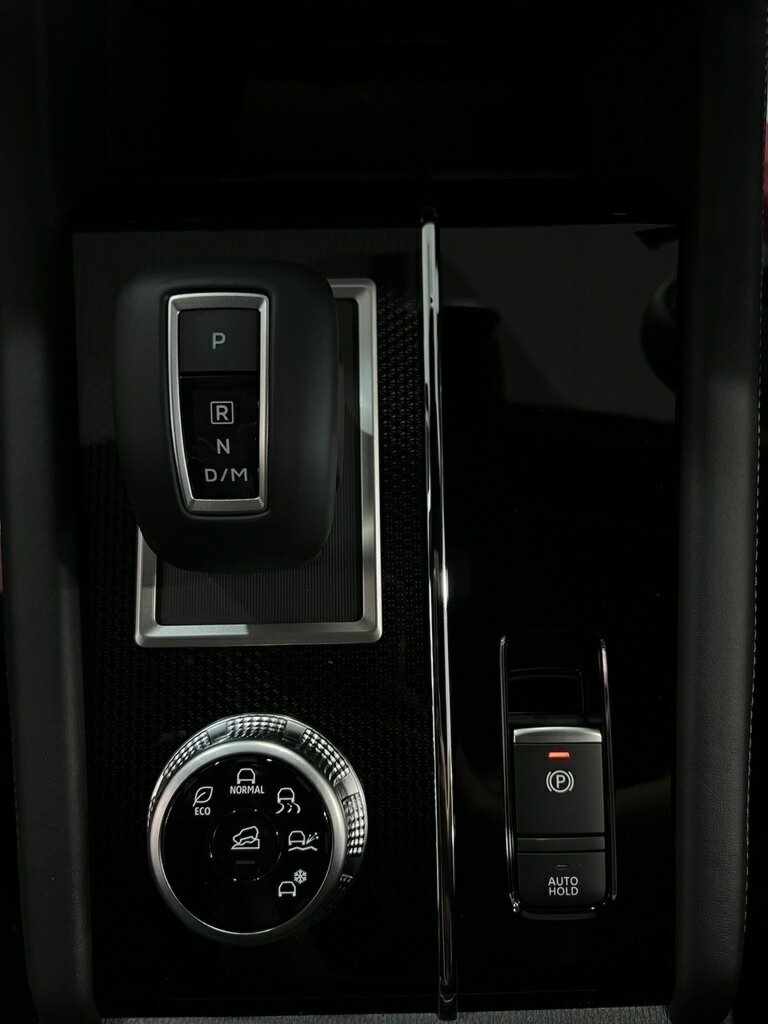 2024 Mitsubishi Outlander ZM Black Edition SUV Image 23