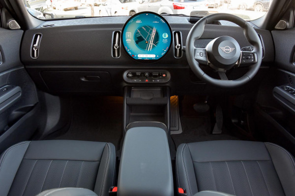 2026 MINI Countryman U25 E Favoured SUV image 4