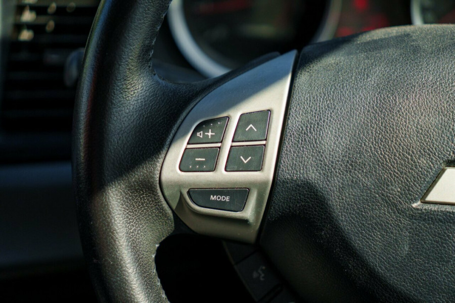 2012 Mitsubishi Lancer CJ ES Sedan Image 10