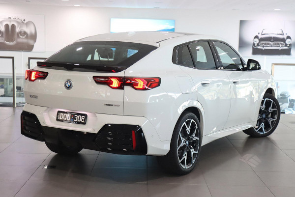2024 BMW iX2 U10 xDrive30 M Sport SUV image 3