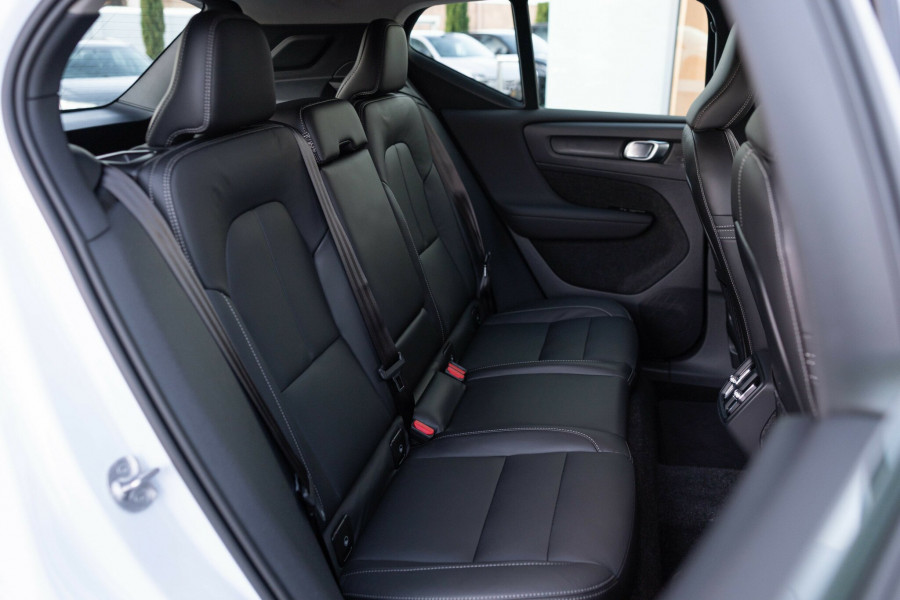 2025 MY26 Volvo XC40 XZ Plus B4 SUV Image 16