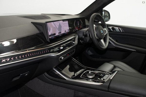 2025 BMW X7 G07 LCI xDrive40d M Sport SUV image 8