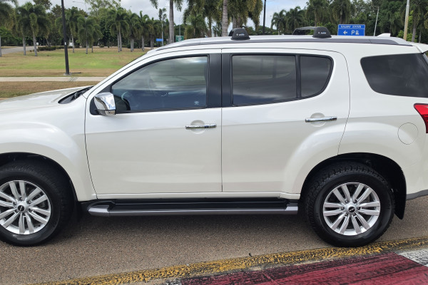2018 Isuzu MU-X LS-T SUV Image 4