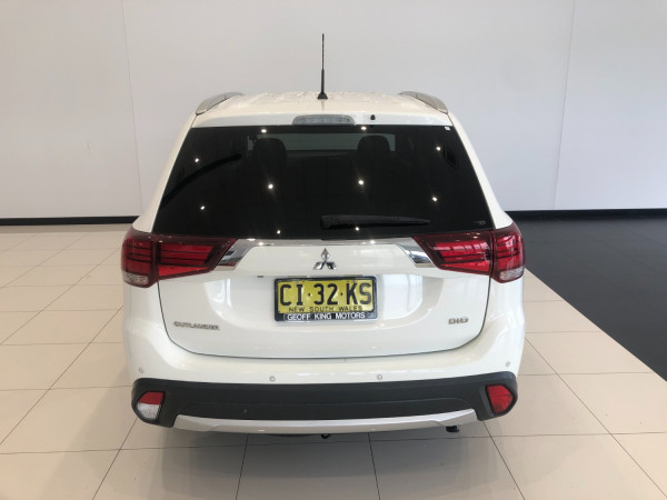 2016 Mitsubishi Outlander ZK Turbo XLS Awd 7 seats Image 5