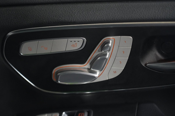 2022 Mercedes-Benz V-Class V250 d Avantgarde People Mover Image 27