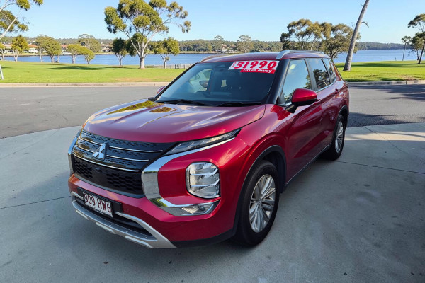 2023 Mitsubishi Outlander ZM LS SUV Image 3