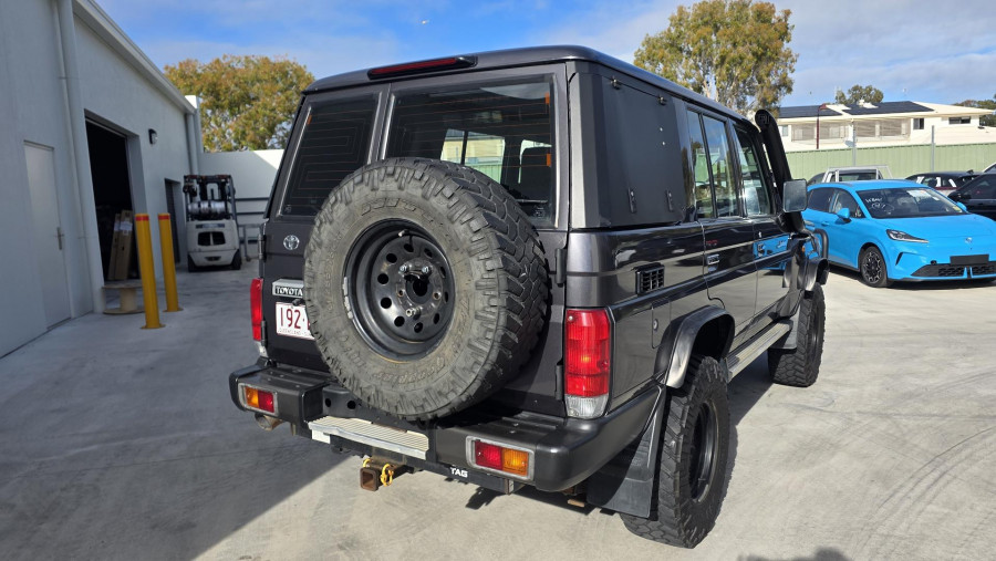 2022 Toyota LandCruiser VDJ76R WorkMate SUV Image 3