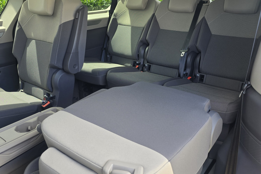 2025 Volkswagen Multivan  Life LWB People Mover Image 11
