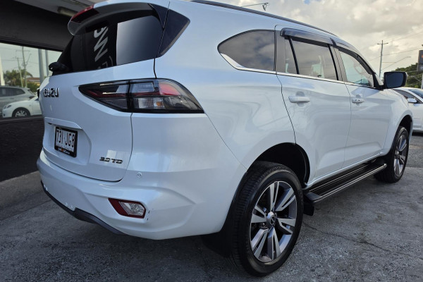 2023 Isuzu MU-X RJ LS-T SUV Image 9