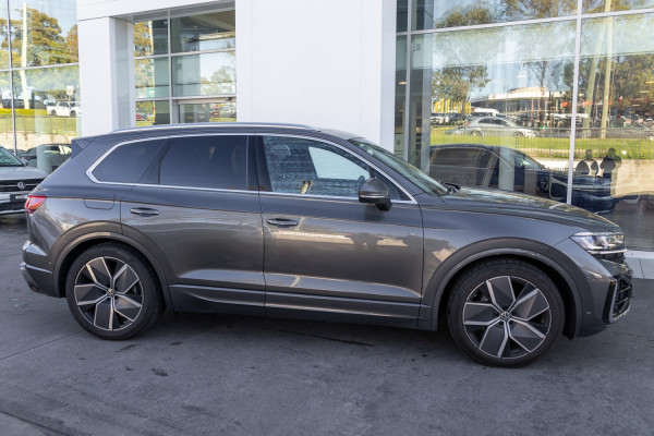 2025 MY26 Volkswagen Touareg RC 210TDI R-Line SUV Image 4