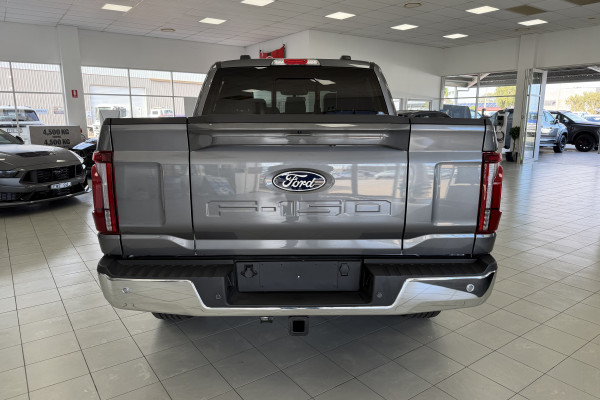 2024 Ford F-150  Lariat Dual Cab Image 8