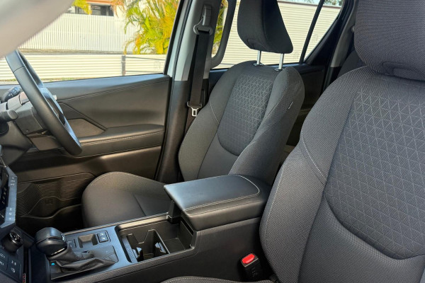 2025 Toyota HiLux GUN126R SR5 48V Ute Image 11