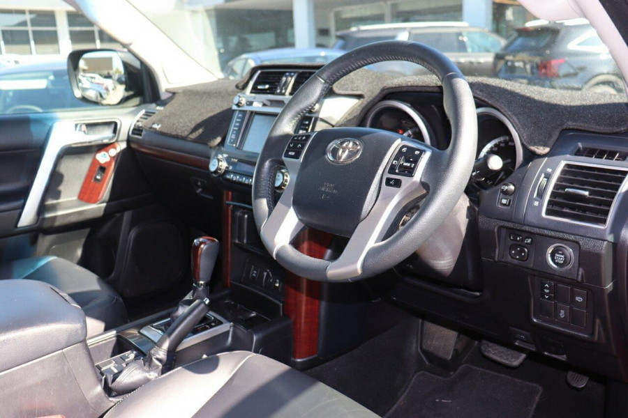 2017 Toyota LandCruiser Prado GDJ150R VX SUV Image 16