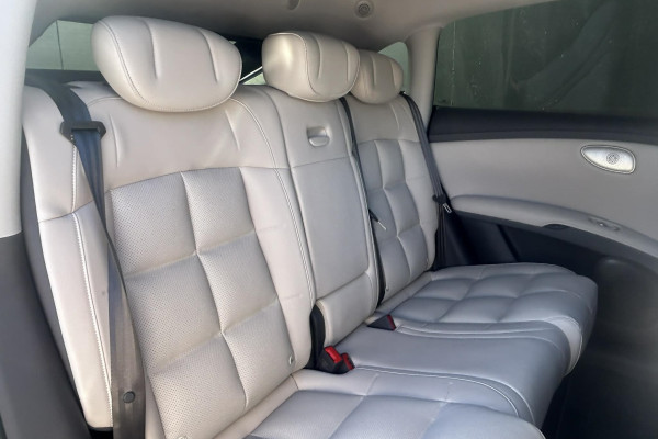 2025 MG IM6 S12L Performance SUV Image 12