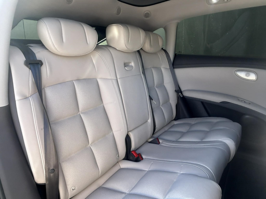 2025 MG IM6 S12L Performance SUV Image 12