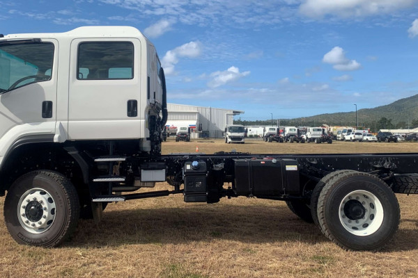 2025 Isuzu  FTS 150-260 AT C43 4X4 Cab Chassis Image 5