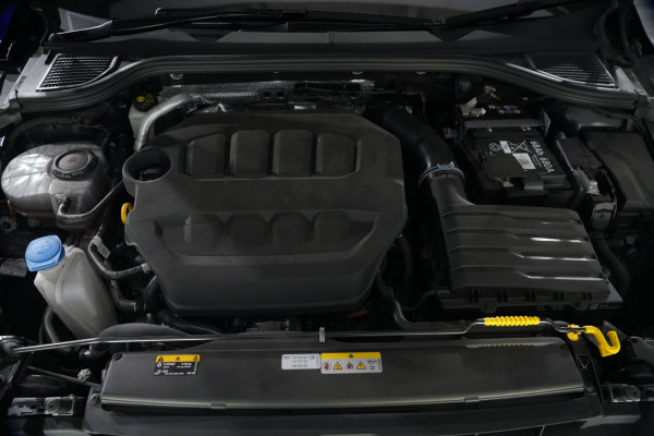 2025 Volkswagen Golf 7 R Hatch Image 32