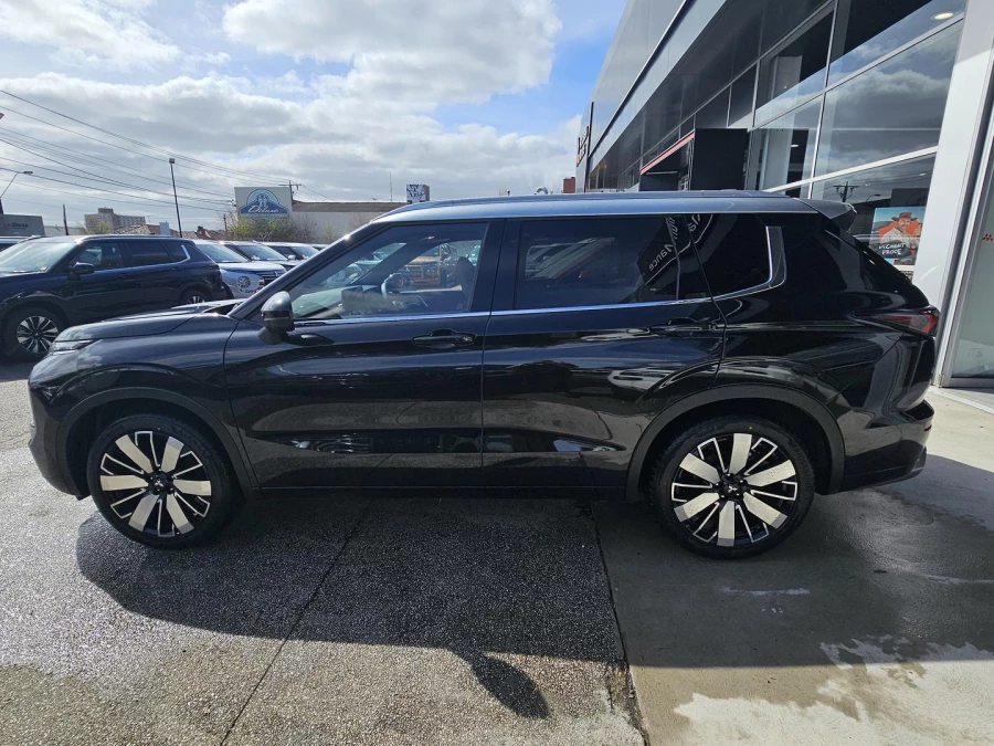 2025 Mitsubishi Outlander ZM Exceed Tourer SUV Image 2