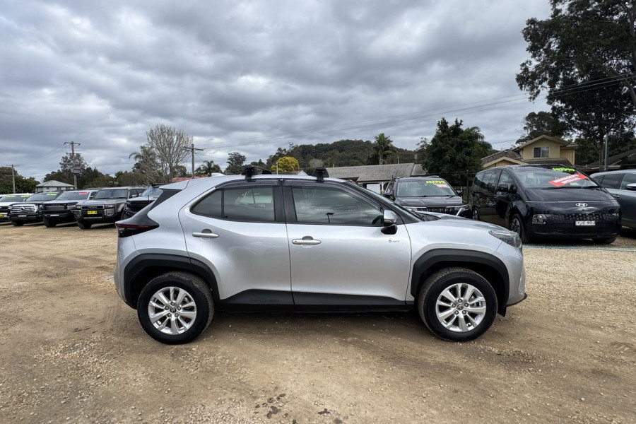 2024 Toyota Yaris Cross MXPJ10R GX SUV Image 15