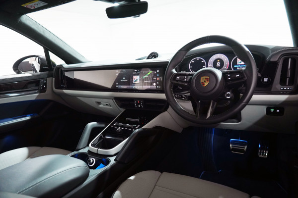2024 Porsche Cayenne GTS SUV Image 28