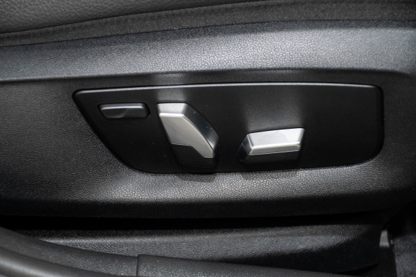 2019 BMW 5 Series 20i M Sport Sedan Image 15