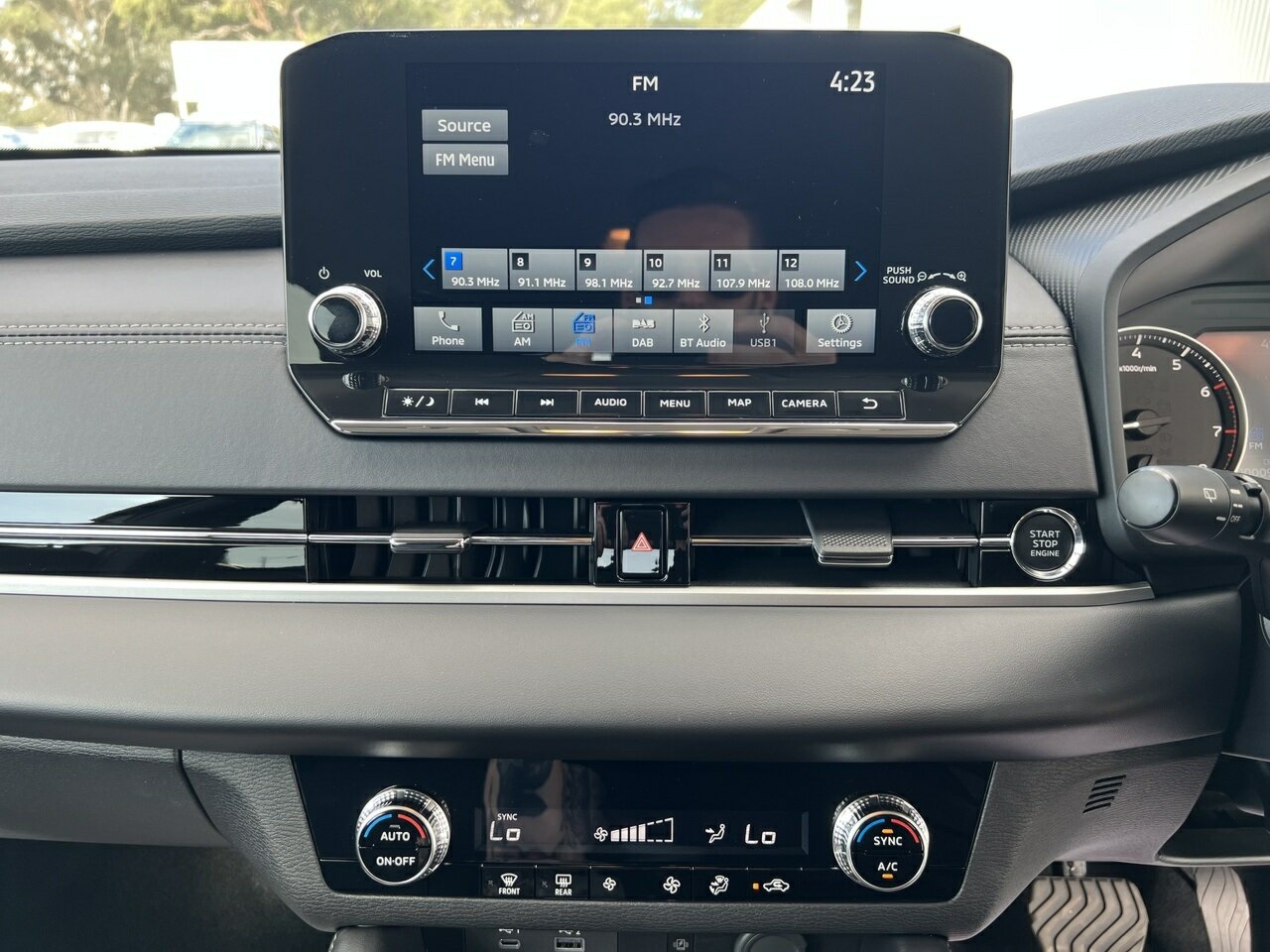 2024 Mitsubishi Outlander ZM LS SUV Image 12