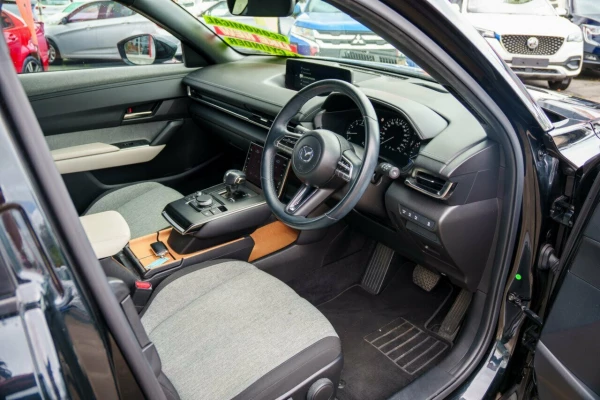 2021 Mazda MX-30 DR Series G20e Evolve SUV Image 11