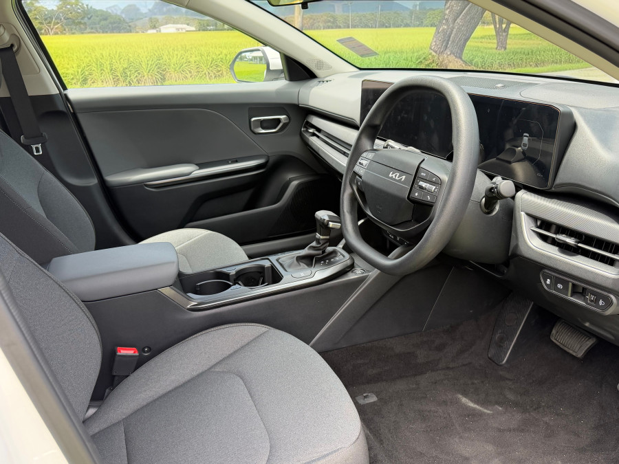 2025 Kia K4 CL4m S Sedan Image 5