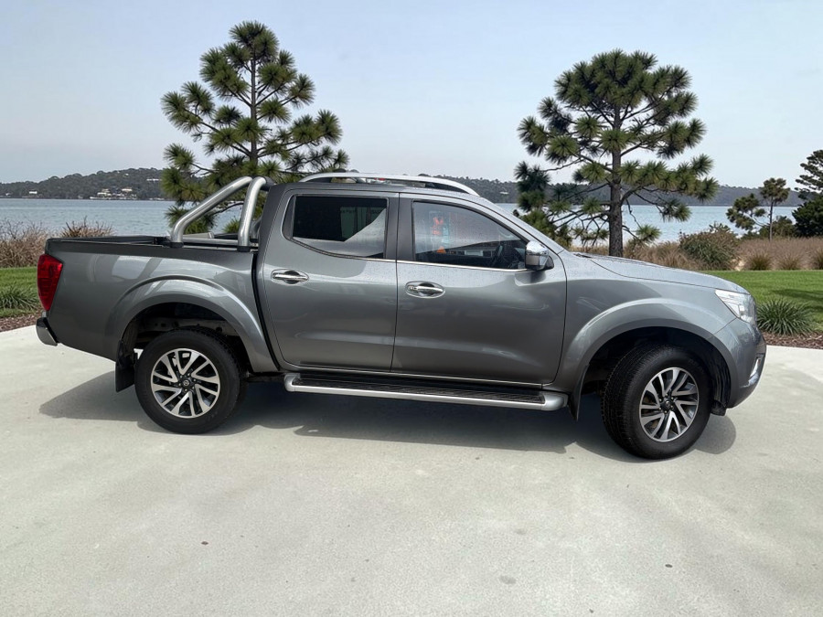 2018 Nissan Navara D23 Series 3 ST-X King Cab Pickup Image 8