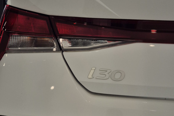 2025 Hyundai i30 CN7.V2  Sedan Image 7