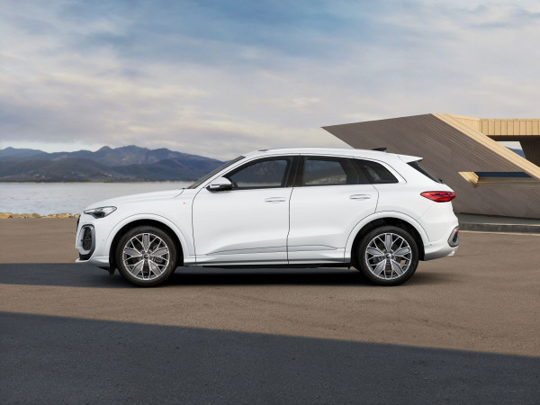 2025 Audi Q5 GU TDI 150kW Sport SUV image 9