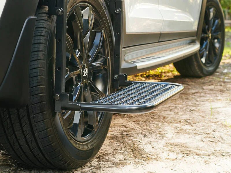 Rear wheel side step