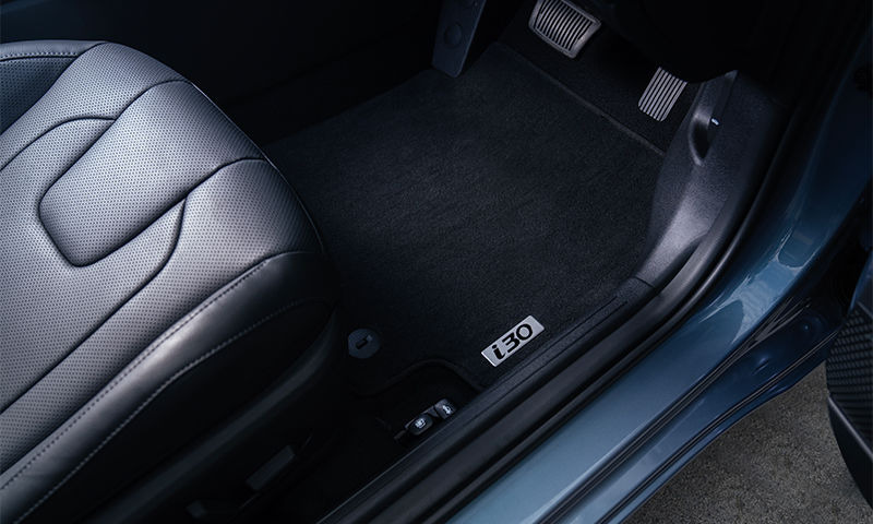 Tailored carpet floor mats - black stitch (set of 4) 