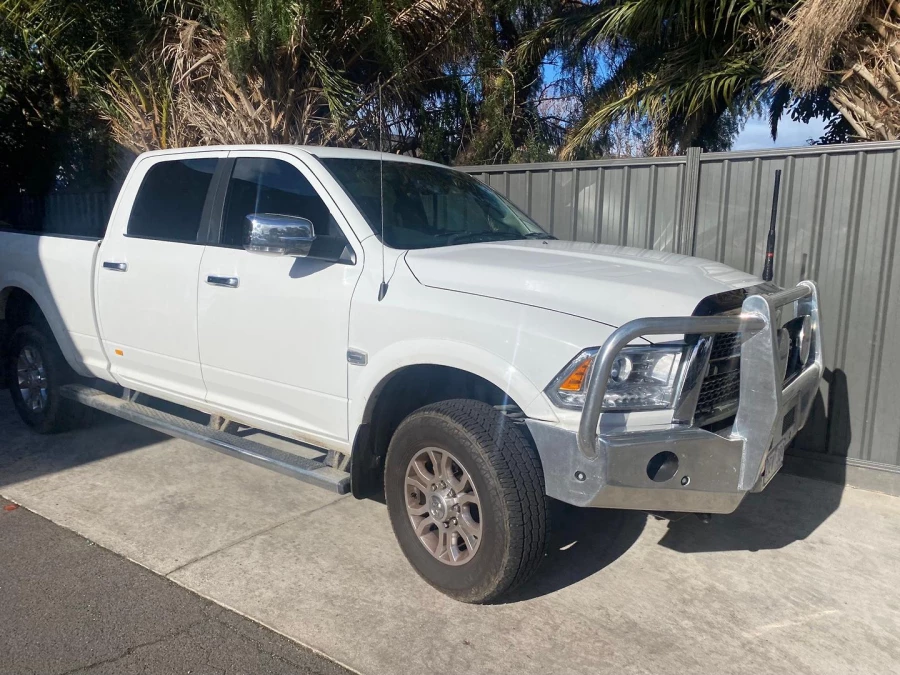 2017 Ram 2500  Laramie Ute Image 3