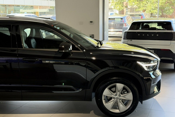 2025 MY26 Volvo XC40 XZ Plus B4 SUV Image 9