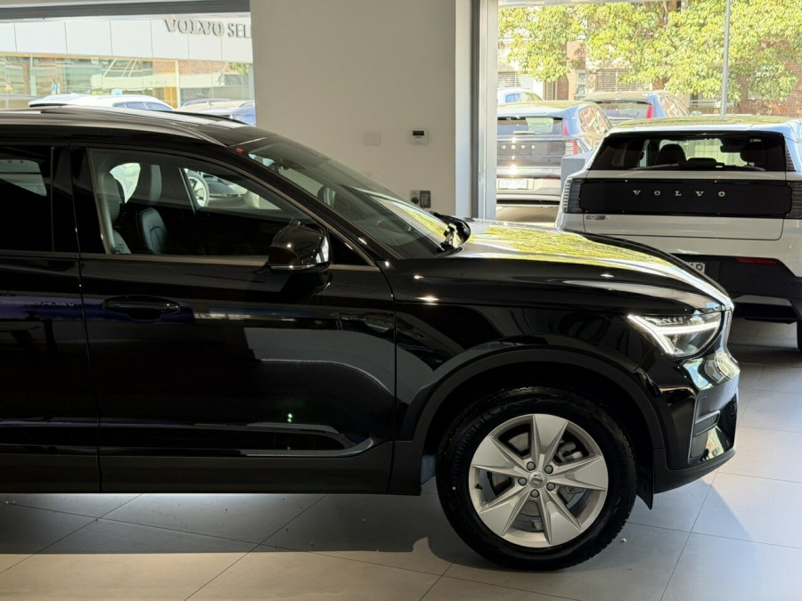 2025 MY26 Volvo XC40 XZ Plus B4 SUV Image 9